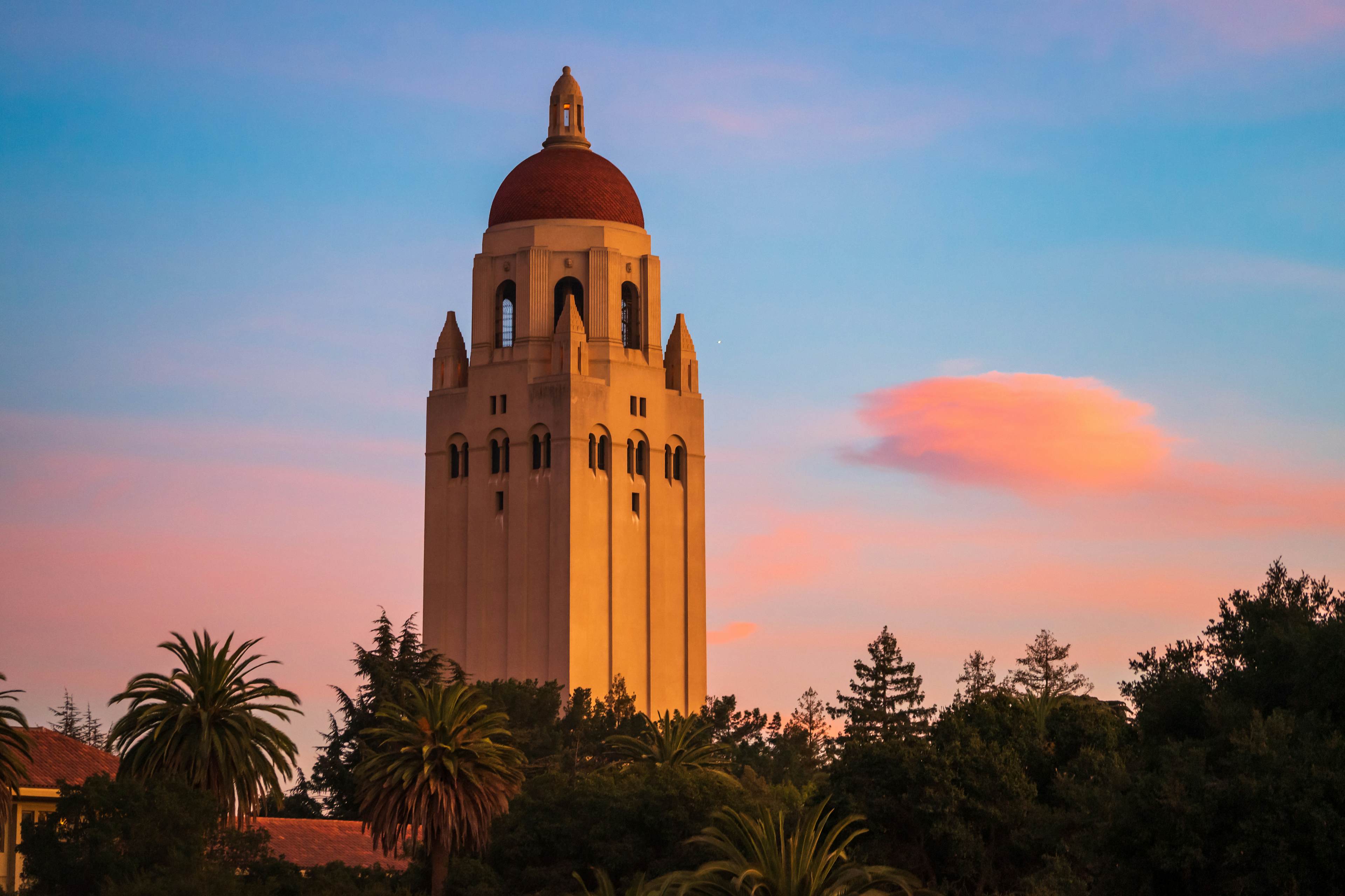 Hoover tower Stanford early dusk